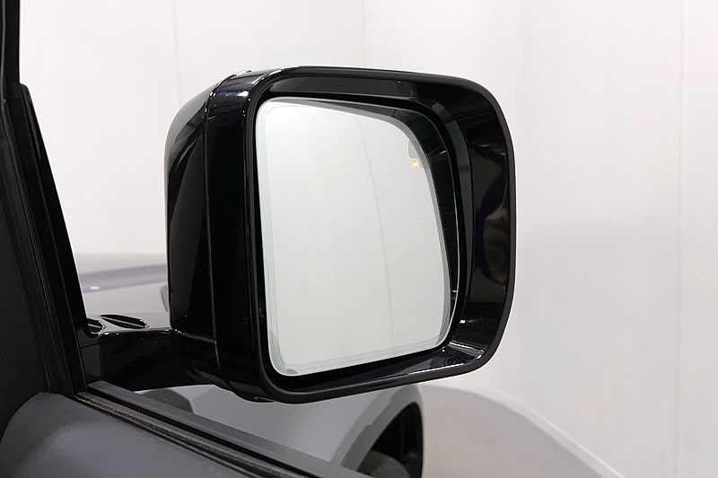 2023 (73) LAND ROVER COMMERCIAL DEFENDER 3.0 D250 Hard Top SE Auto 5261378