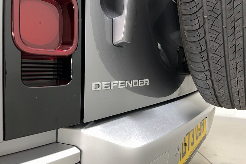 2023 (73) LAND ROVER COMMERCIAL DEFENDER 3.0 D250 Hard Top SE Auto 5261402