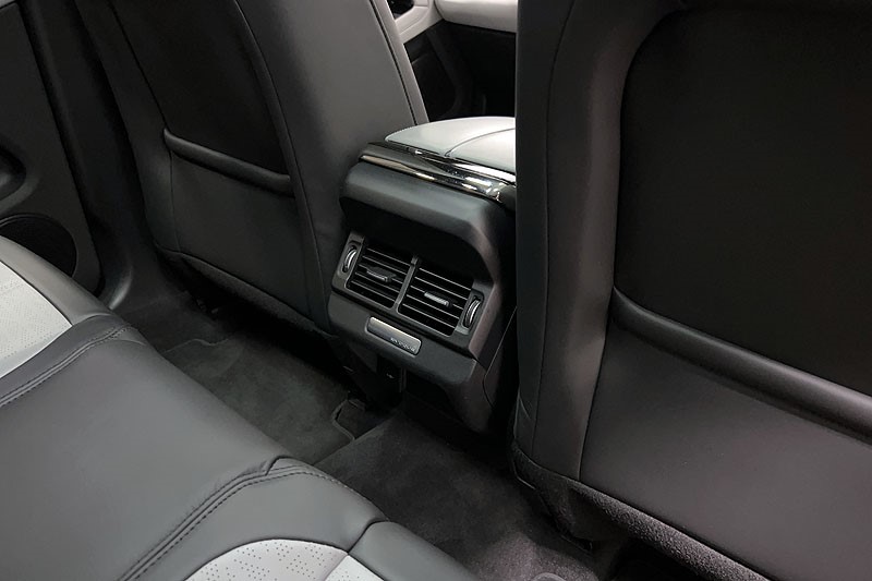 2023 (23) LAND ROVER RANGE ROVER EVOQUE 2.0 D200 R-Dynamic HSE 5dr Auto 5248016