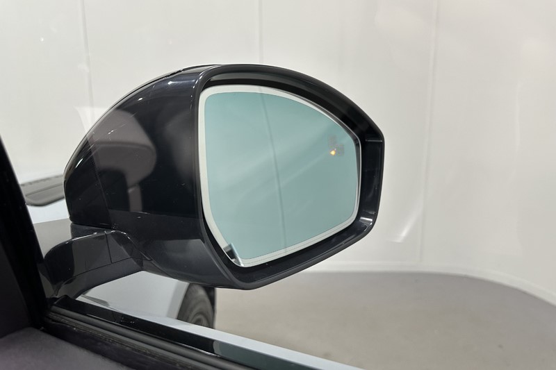 2023 (23) LAND ROVER RANGE ROVER VELAR 2.0 D200 Edition 5dr Auto 5266916