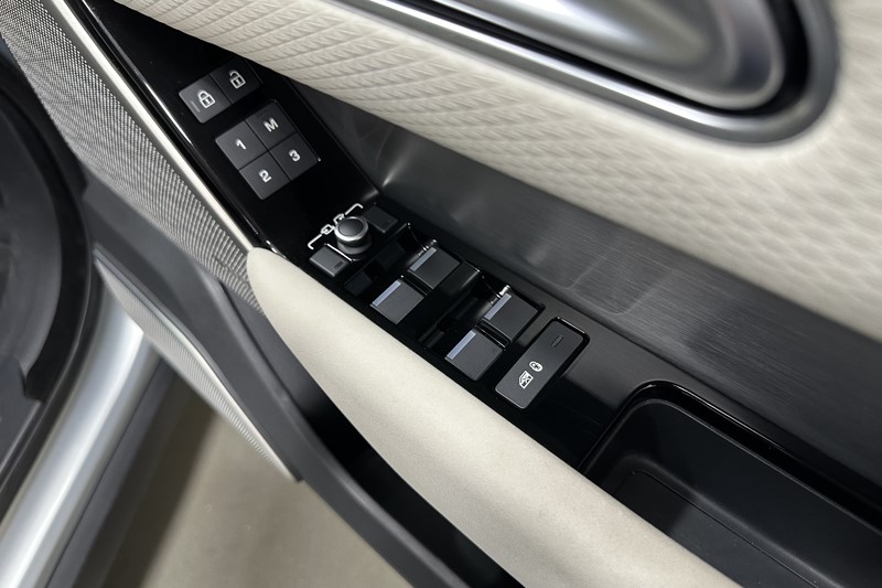 2023 (23) LAND ROVER RANGE ROVER VELAR 2.0 D200 Edition 5dr Auto 5266915