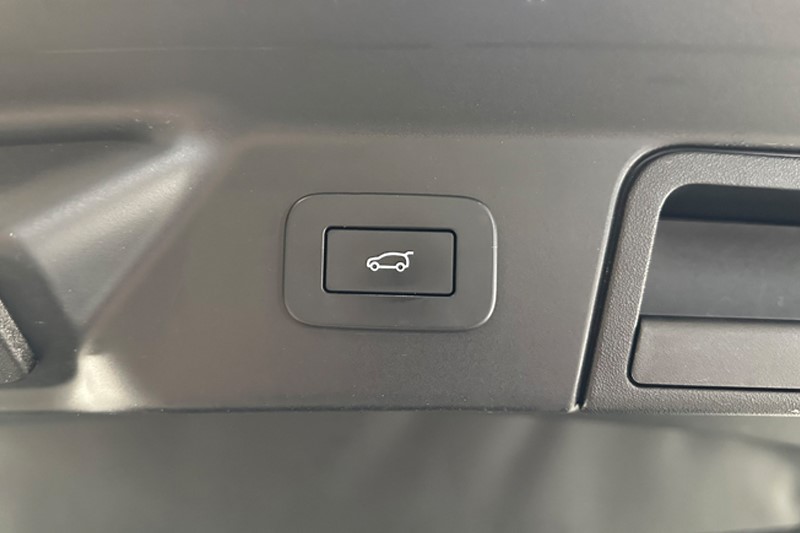 2023 (23) LAND ROVER RANGE ROVER VELAR 2.0 D200 Edition 5dr Auto 5266945