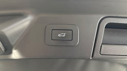 2023 (23) LAND ROVER RANGE ROVER VELAR 2.0 D200 Edition 5dr Auto 5266945