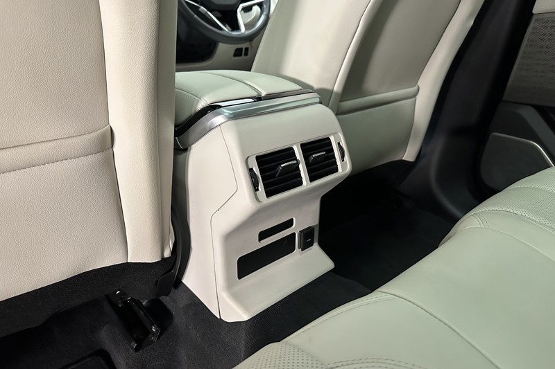 2023 (23) LAND ROVER RANGE ROVER VELAR 2.0 D200 Edition 5dr Auto 5266942