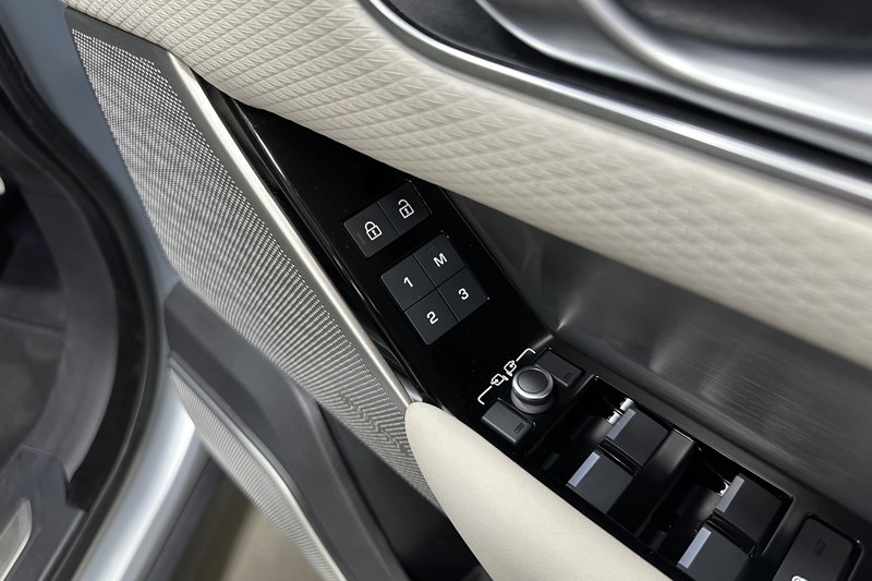 2023 (23) LAND ROVER RANGE ROVER VELAR 2.0 D200 Edition 5dr Auto 5266914