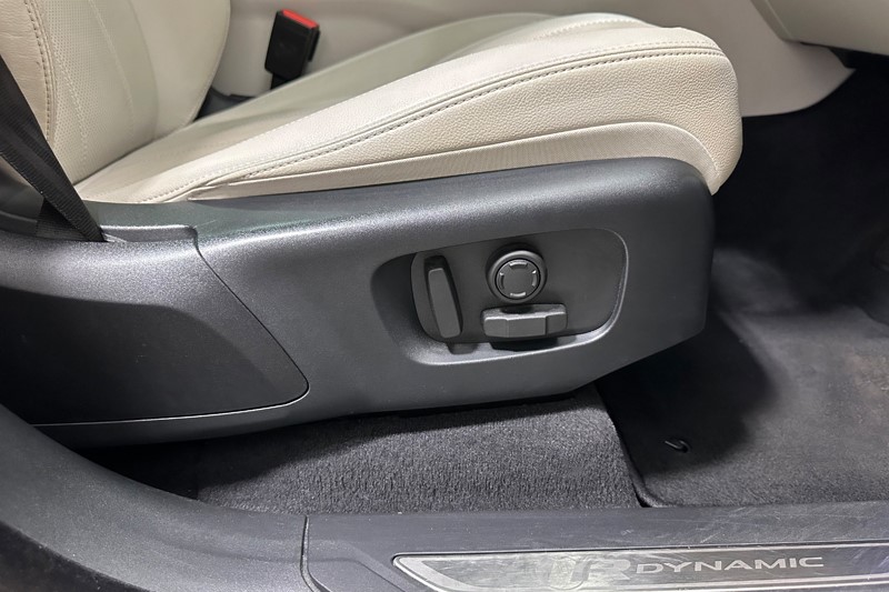 2023 (23) LAND ROVER RANGE ROVER VELAR 2.0 D200 Edition 5dr Auto 5266917