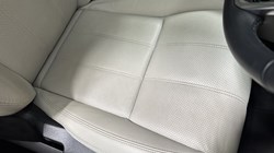 2023 (23) LAND ROVER RANGE ROVER VELAR 2.0 D200 Edition 5dr Auto 5266918