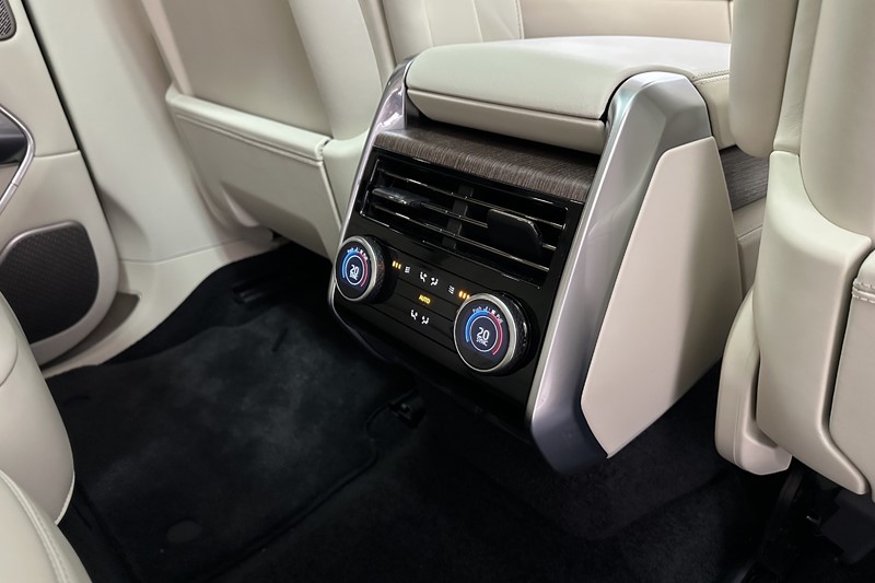 2024 (24) LAND ROVER RANGE ROVER 3.0 D350 Autobiography 4dr Auto 5289636