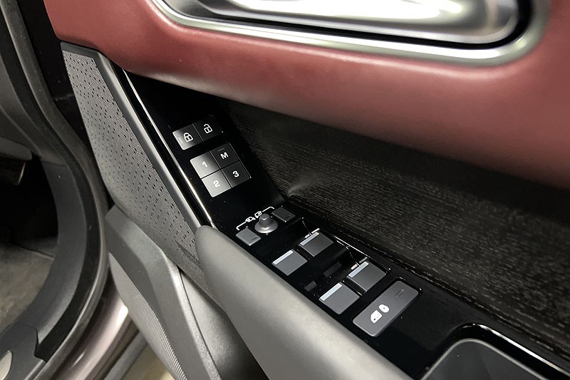 2024 (24) LAND ROVER RANGE ROVER VELAR 3.0 P400 MHEV Autobiography 5dr Auto 5261045