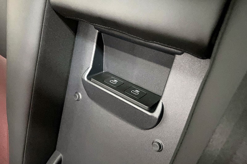 2024 (24) LAND ROVER RANGE ROVER VELAR 3.0 P400 MHEV Autobiography 5dr Auto 5261075