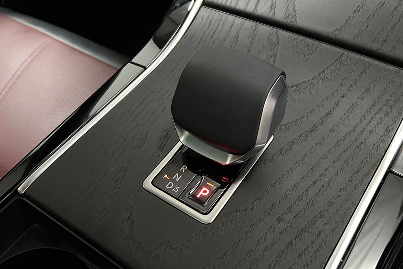 2024 (24) LAND ROVER RANGE ROVER VELAR 3.0 P400 MHEV Autobiography 5dr Auto 5261056