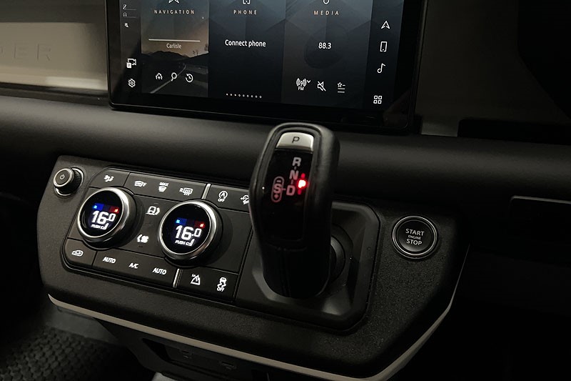 2024 (24) LAND ROVER COMMERCIAL DEFENDER 3.0 D250 Hard Top Auto [3 Seat] 5271192