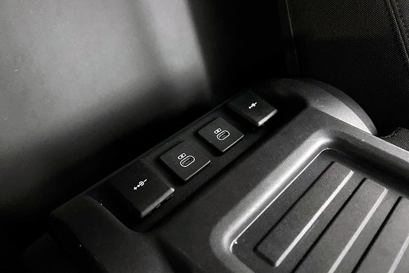 2024 (24) LAND ROVER COMMERCIAL DEFENDER 3.0 D250 Hard Top Auto [3 Seat] 5271183