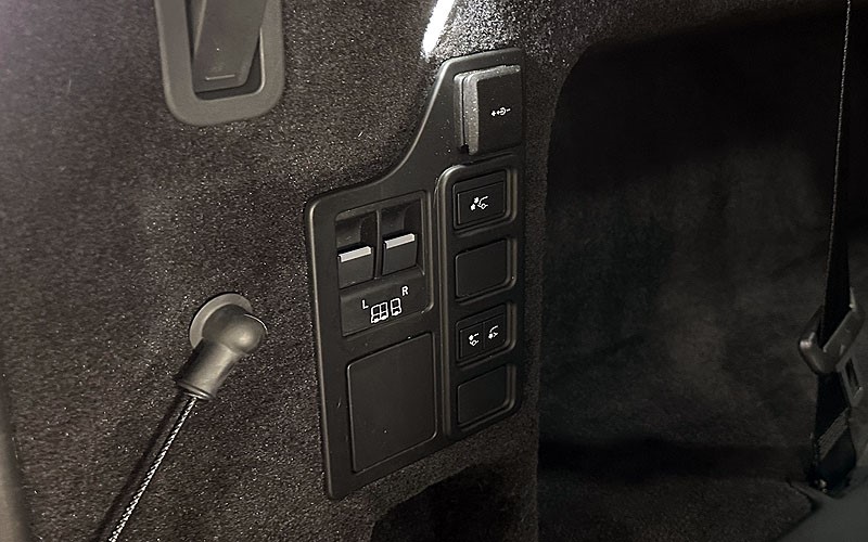 2025 (25) LAND ROVER DISCOVERY 3.0 D350 Dynamic SE 5dr Auto 5275115