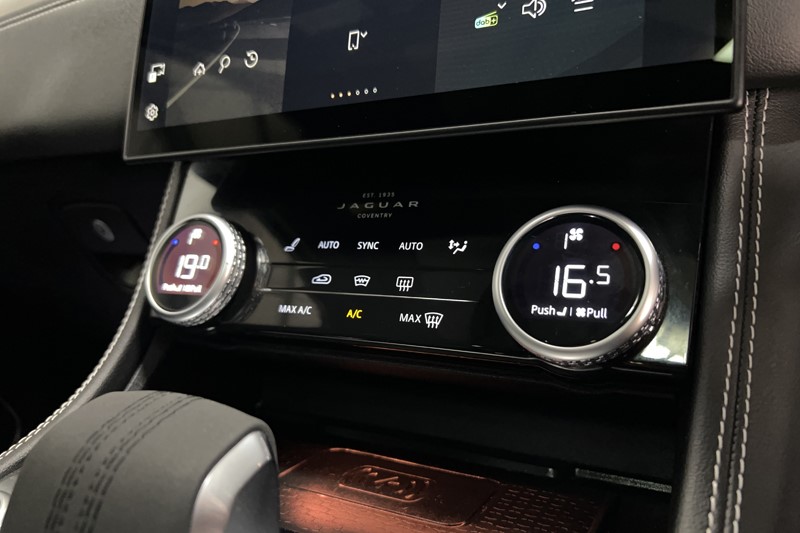 2024 (24) JAGUAR F-PACE 2.0 D200 R-Dynamic SE Black 5dr Auto AWD 5272972