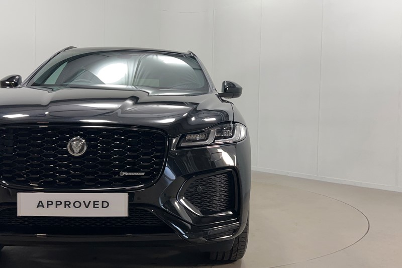 2024 (24) JAGUAR F-PACE 2.0 D200 R-Dynamic SE Black 5dr Auto AWD 5273001