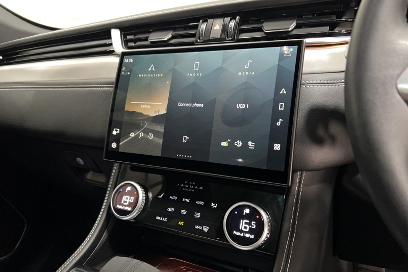 2024 (24) JAGUAR F-PACE 2.0 D200 R-Dynamic SE Black 5dr Auto AWD 5272971