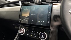 2024 (24) JAGUAR F-PACE 2.0 D200 R-Dynamic SE Black 5dr Auto AWD 5272971