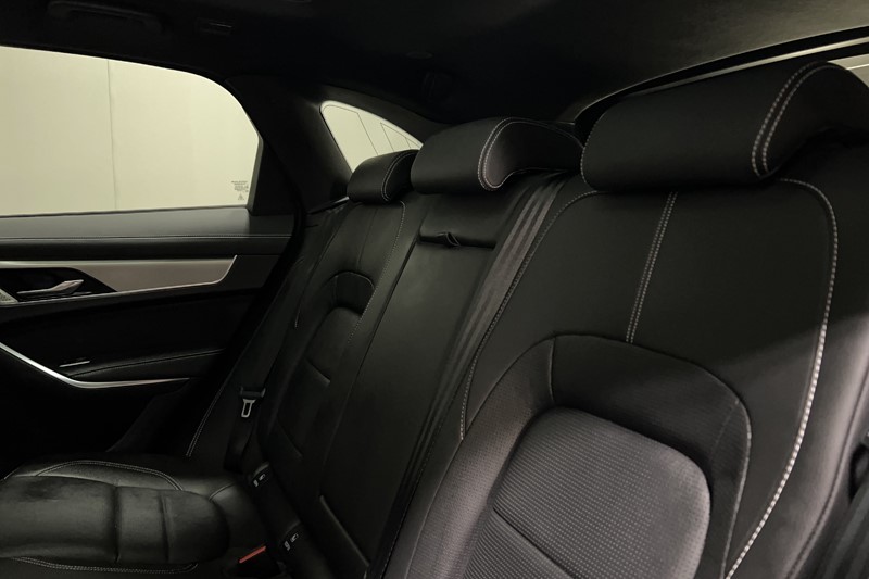 2024 (24) JAGUAR F-PACE 2.0 D200 R-Dynamic SE Black 5dr Auto AWD 5272986