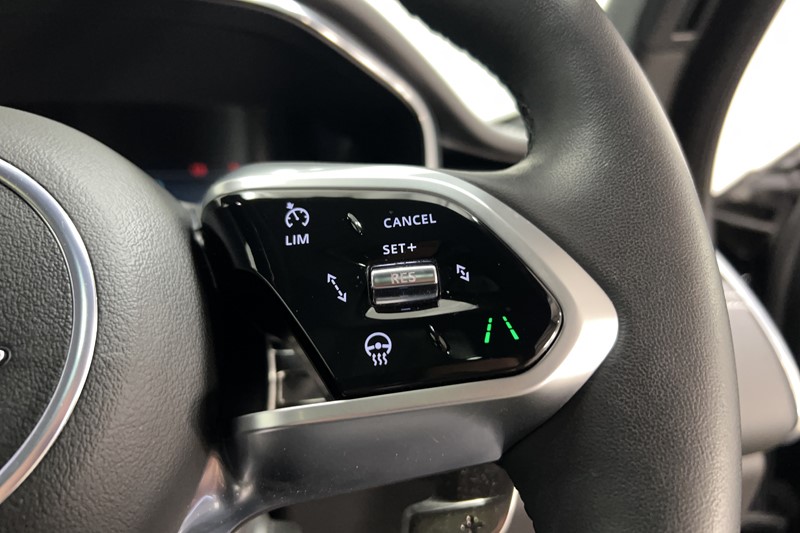 2024 (24) JAGUAR F-PACE 2.0 D200 R-Dynamic SE Black 5dr Auto AWD 5272965