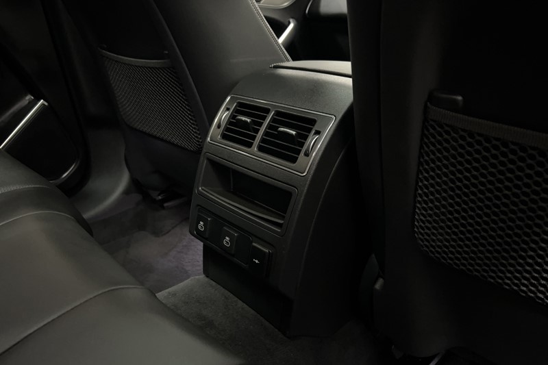 2024 (24) JAGUAR F-PACE 2.0 D200 R-Dynamic SE Black 5dr Auto AWD 5272956