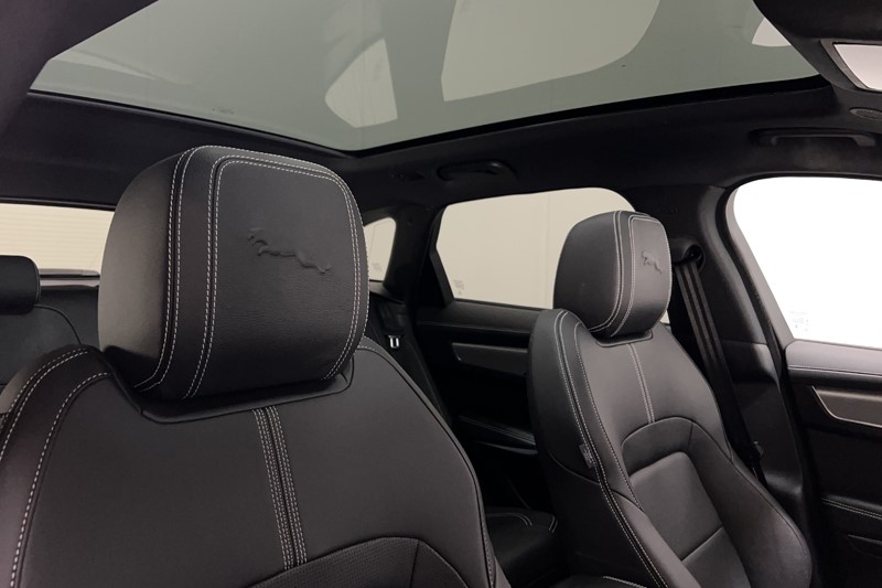 2024 (24) JAGUAR F-PACE 2.0 D200 R-Dynamic SE Black 5dr Auto AWD 5272963