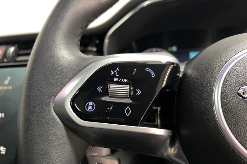 2024 (24) JAGUAR F-PACE 2.0 D200 R-Dynamic SE Black 5dr Auto AWD 5272966