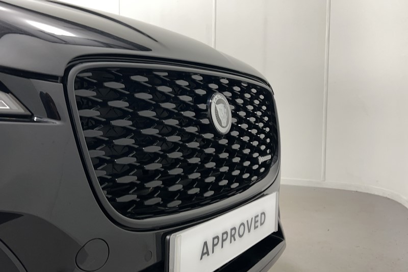 2024 (24) JAGUAR F-PACE 2.0 D200 R-Dynamic SE Black 5dr Auto AWD 5273000