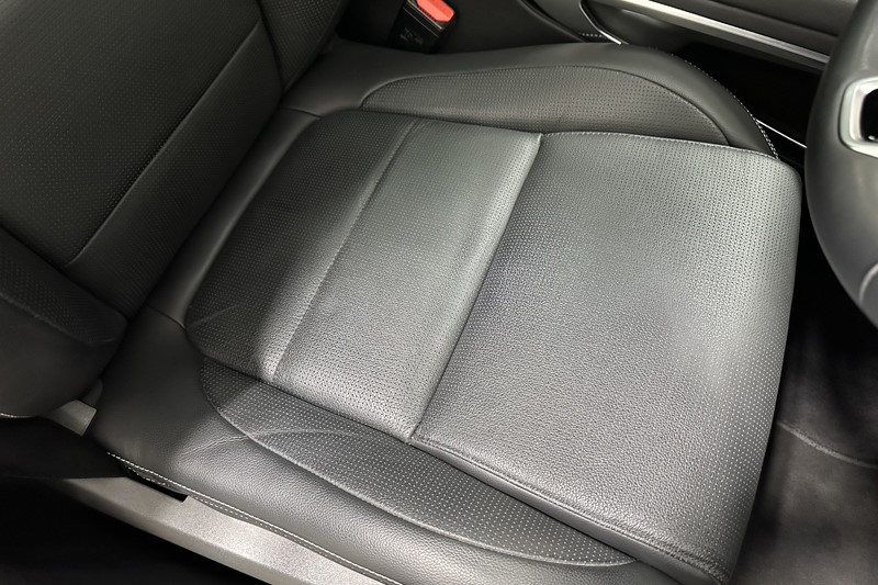 2024 (24) JAGUAR F-PACE 2.0 D200 R-Dynamic SE Black 5dr Auto AWD 5267489