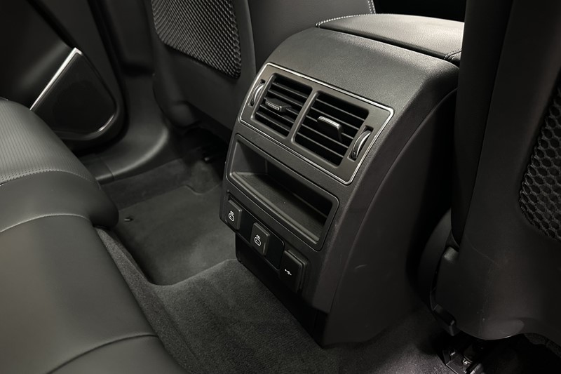 2024 (24) JAGUAR F-PACE 2.0 D200 R-Dynamic SE Black 5dr Auto AWD 5267483