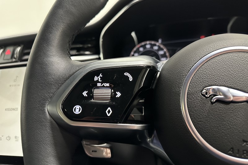 2024 (24) JAGUAR F-PACE 2.0 D200 R-Dynamic SE Black 5dr Auto AWD 5267494