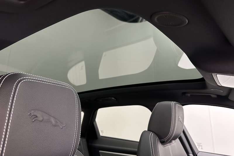 2024 (24) JAGUAR F-PACE 2.0 D200 R-Dynamic SE Black 5dr Auto AWD 5267492