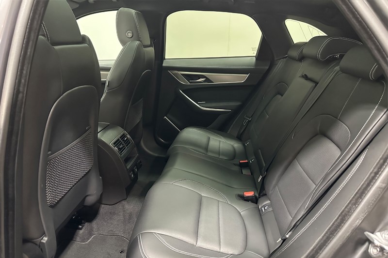 2024 (24) JAGUAR F-PACE 2.0 D200 R-Dynamic SE Black 5dr Auto AWD 5267475