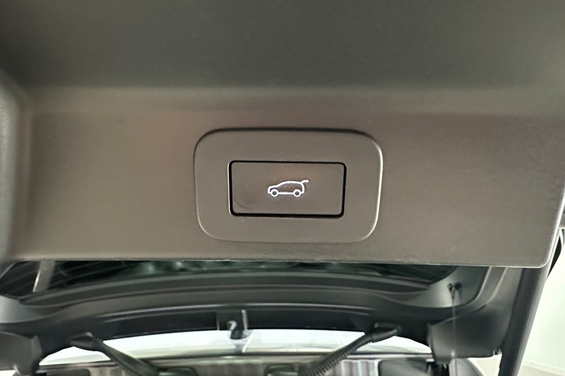 2024 (24) JAGUAR F-PACE 2.0 D200 R-Dynamic SE Black 5dr Auto AWD 5267516