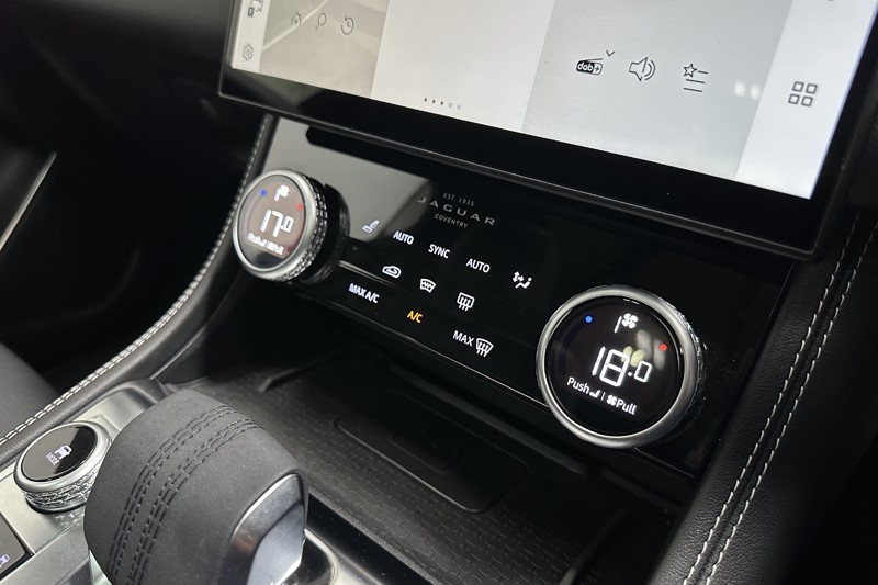 2024 (24) JAGUAR F-PACE 2.0 D200 R-Dynamic SE Black 5dr Auto AWD 5267497