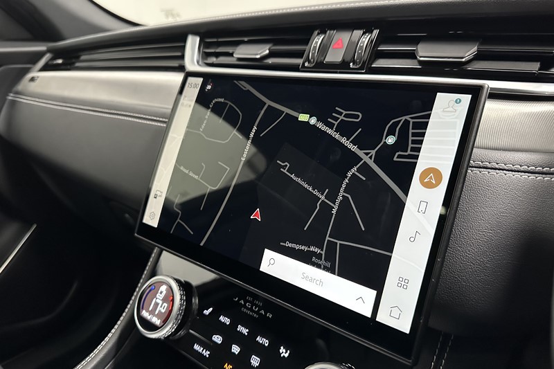 2024 (24) JAGUAR F-PACE 2.0 D200 R-Dynamic SE Black 5dr Auto AWD 5267503