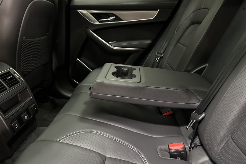 2024 (24) JAGUAR F-PACE 2.0 D200 R-Dynamic SE Black 5dr Auto AWD 5267511