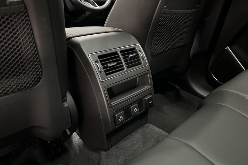 2024 (24) JAGUAR F-PACE 2.0 D200 R-Dynamic SE Black 5dr Auto AWD 5267513