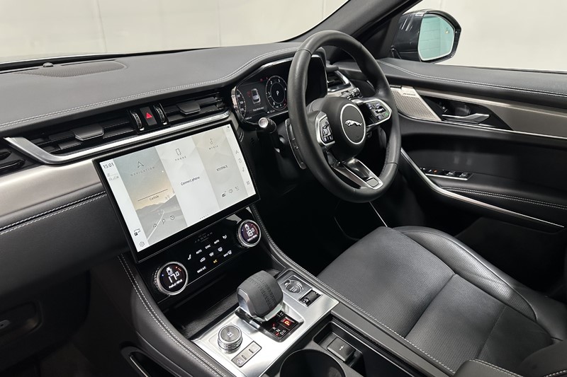 2024 (24) JAGUAR F-PACE 2.0 D200 R-Dynamic SE Black 5dr Auto AWD 5267508