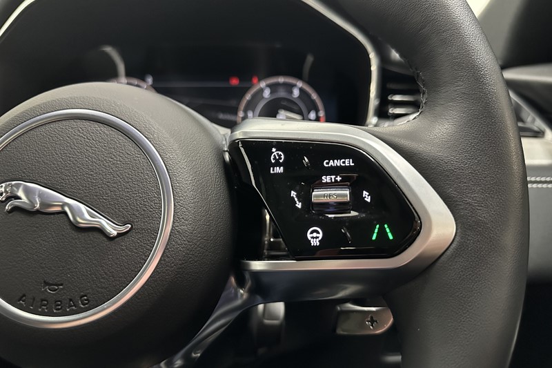 2024 (24) JAGUAR F-PACE 2.0 D200 R-Dynamic SE Black 5dr Auto AWD 5267493