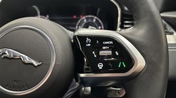 2024 (24) JAGUAR F-PACE 2.0 D200 R-Dynamic SE Black 5dr Auto AWD 5267493