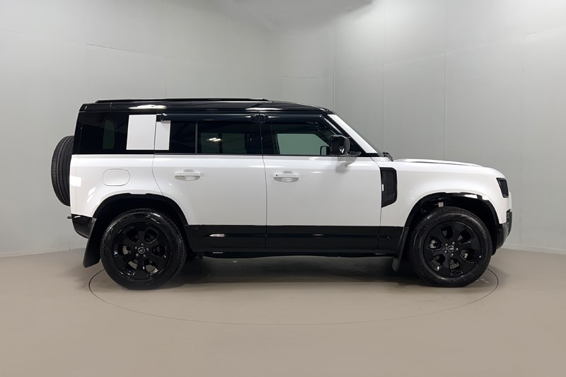 2025 (25) LAND ROVER DEFENDER 3.0 D250 X-Dynamic SE 110 5dr Auto 5268527