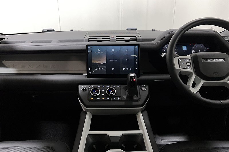 2025 (25) LAND ROVER DEFENDER 3.0 D250 X-Dynamic SE 110 5dr Auto 5268532