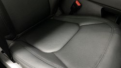 2025 (25) LAND ROVER DEFENDER 3.0 D250 X-Dynamic SE 110 5dr Auto 5268540