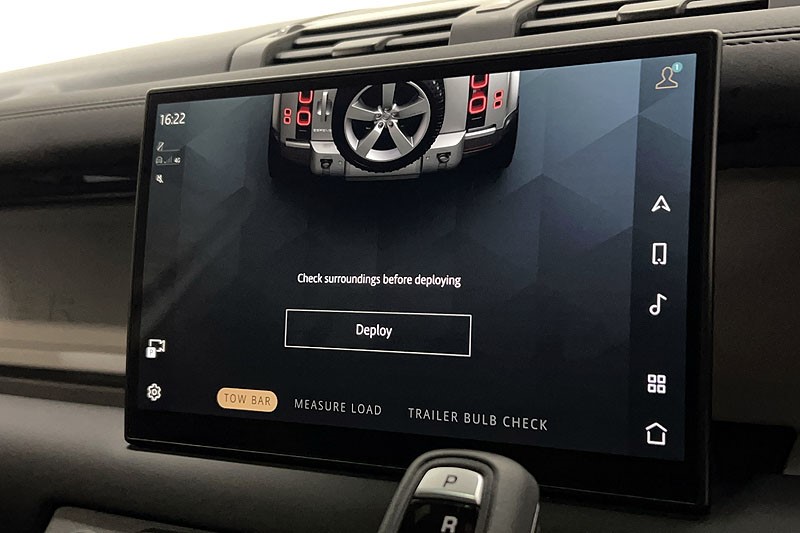 2025 (25) LAND ROVER DEFENDER 3.0 D250 X-Dynamic SE 110 5dr Auto 5268556