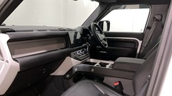 2025 (25) LAND ROVER DEFENDER 3.0 D250 X-Dynamic SE 110 5dr Auto 5268557