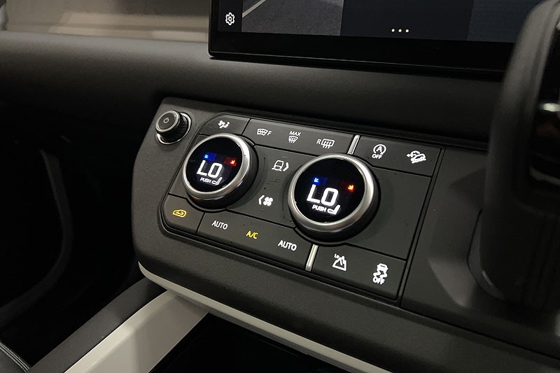 2025 (25) LAND ROVER DEFENDER 3.0 D250 X-Dynamic SE 110 5dr Auto 5268548