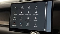 2025 (25) LAND ROVER DEFENDER 3.0 D250 X-Dynamic SE 110 5dr Auto 5268553