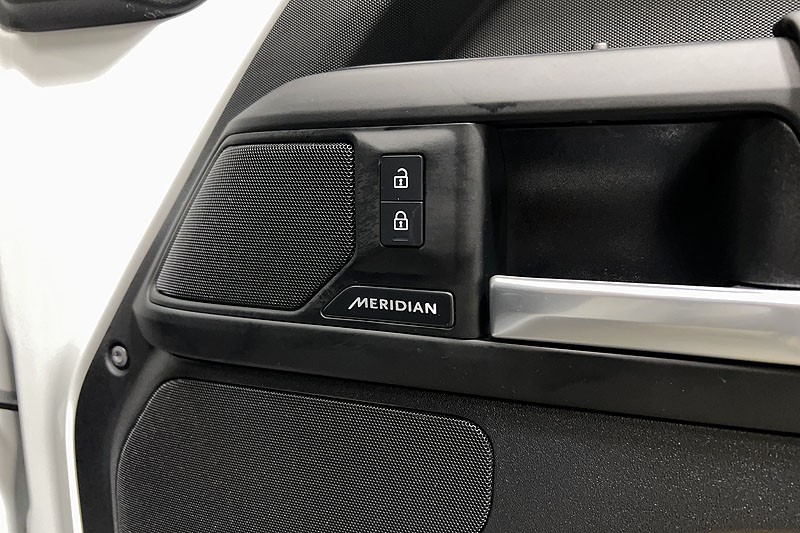 2025 (25) LAND ROVER DEFENDER 3.0 D250 X-Dynamic SE 110 5dr Auto 5268536