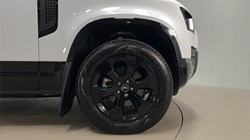 2025 (25) LAND ROVER DEFENDER 3.0 D250 X-Dynamic SE 110 5dr Auto 5268530
